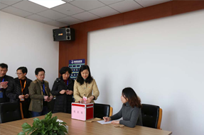 病魔無(wú)情人有情，愛(ài)心援助傳真情